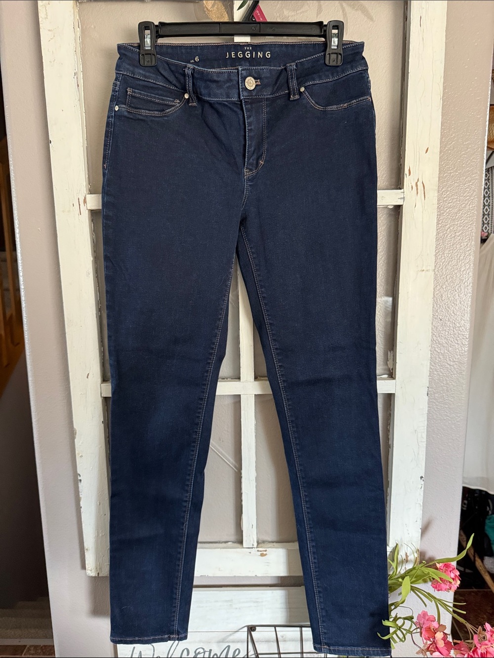 White House Black Market Women’s Dark Blue Stretch Jeans! New!